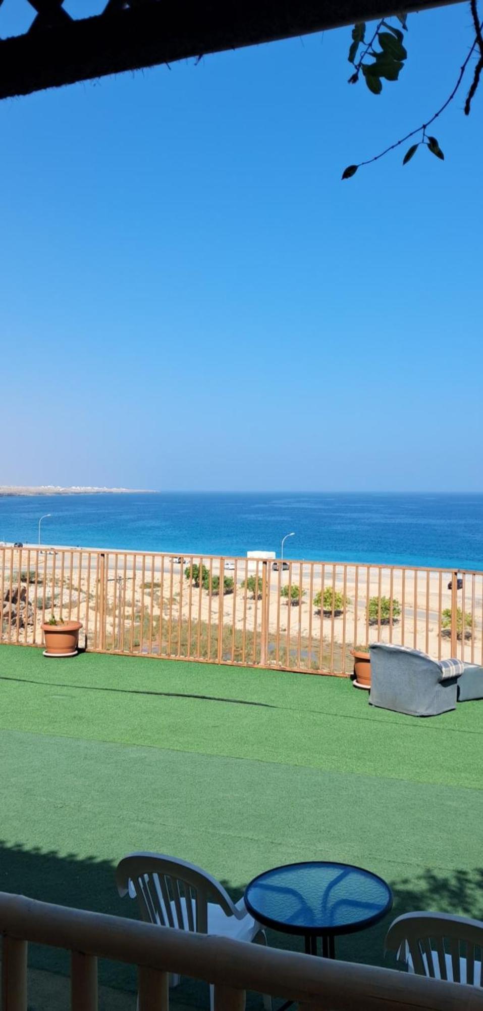 Alshumukh guesthouse Al Ghalilah Værelse billede