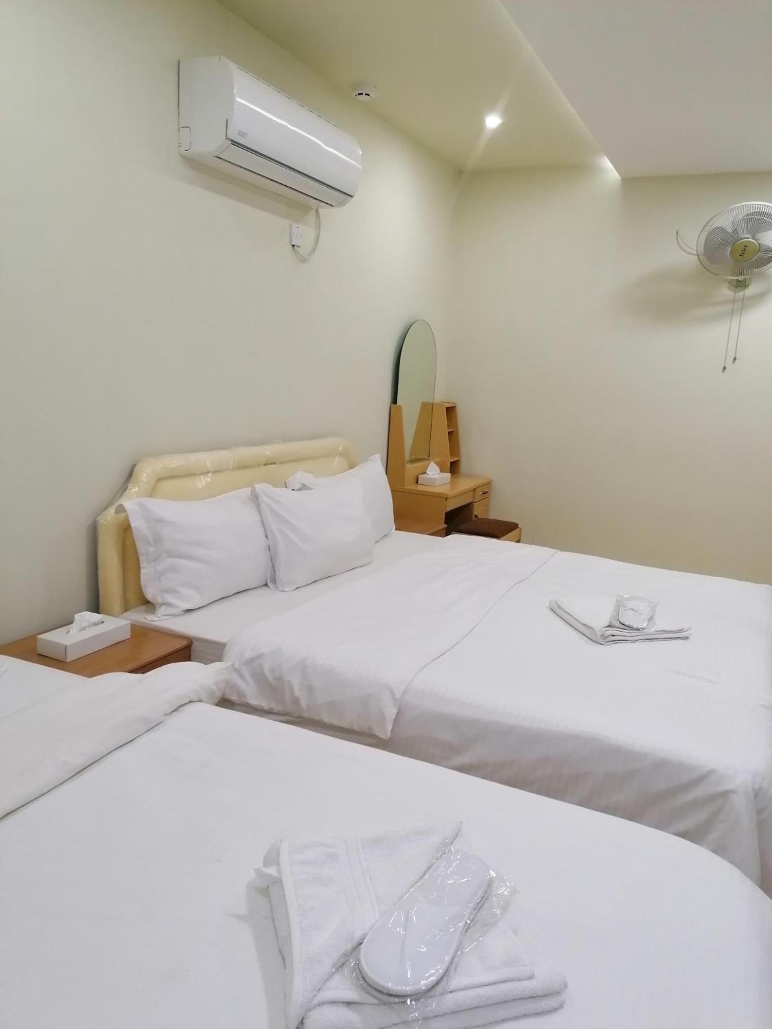 Alshumukh guesthouse Al Ghalilah Værelse billede