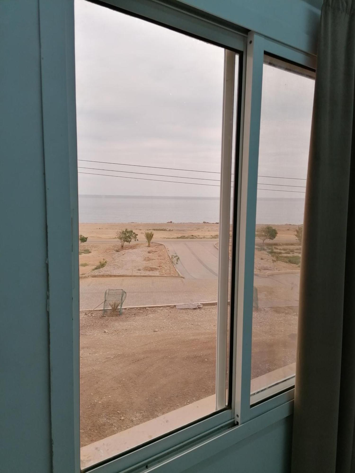 Alshumukh guesthouse Al Ghalilah Værelse billede