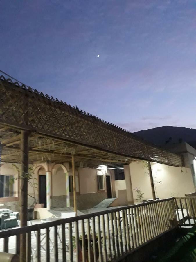 Alshumukh guesthouse Al Ghalilah Eksteriør billede